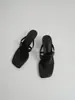 2026 Vacaciones Ropa Exterior Exquisita para Mujer Sandalias de Tacón Fino, Chanclas de Tira Elegantes Estilo Retro Francés, Modelo Nuevo