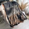 2024 Nuevo Patrón de Cebra Combinación de Colores Simple Moda Viajero Viaje Cálido Bufanda Chal Chaleco de Cachemira para Mujer