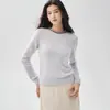 Coleção nova de outono 2026 estilo francês: suéter feminino de cashmere com gola redonda, adornado com strass na gola, e com mangas compridas
