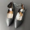 Otoño 2026 Estilo Caliente Moda Versátil Correa Cruzada Talla Grande Punta Fina Zapatos de Mujer Venta al por Mayor de Comercio Exterior