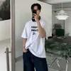 Camiseta Masculina MYQ de Alta Qualidade com Estampa de Letras Sense Verão Solta Gola Redonda Manga Curta Estilo Coreano para o Dia a Dia Top de Manga Meia