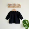 Camisa básica estilo INS coreano, camiseta versátil da moda para primavera para meninos e meninas, top de cor sólida listrado com gola redonda, nova camisa básica
