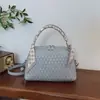 La Bolsa Trendy para el Brazo de Este Año 2026 Primavera Nueva Bolsa para Mujer Elegante Bolso de Hombro de Alto Valor Bolso Cruzado Acolchado Estiloso