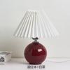 Lámpara de noche roja de red estilo nórdico para niña, cálida luz nocturna de cerámica plisada de alta gama para dormitorio, lámpara de mesa