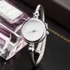 Amazon Nova Tendência Pulseira Relógio Acessórios Femininos Relógio Simples Versátil Mostrador Pequeno Pulseira de Menina Relógio Atacado