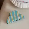 Presilha de garra colorida listrada estilo coreano, presilha de cabelo de tamanho médio de alta qualidade para mulheres, presilha de tubarão para a parte de trás da cabeça, pequeno acessório de cabelo de presilha de garra