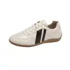 2026 Sapatos Brancos Femininos Outono Novo Estilo Versão Coreana ins Estudante Feminina Casual Esportivo Versátil Tênis de Skate Estilo de Rua ZS99