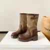Botas de cavaleiro color block estilo retrô em patchwork amarelo, bico redondo, salto médio, longas, versáteis para primavera e outono, botas de moto, botas curtas para mulheres