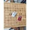 Mesa de Xadrez 50 em Madeira Maciça Esculpida, Simples e Conveniente para Uso Doméstico, Mesa Quadrada Pequena Dobrável, Mesa de Xadrez Acessível e Durável