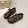 Zapatillas de entrenamiento alemanas para mujer que aumentan la altura, nuevo estilo otoño 2026, zapatillas con estampado de leopardo y suelas blandas, versátiles y casuales