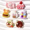 Série Temática de Comida: Hambúrguer e Bolinho de Arroz Acessórios Criativos de Resina DIY, Charms para Tamanco, Presilhas de Cabelo, Elásticos de Cabelo, Ímãs de Geladeira, Decorações para Sapatos, Fivelas de Sapato