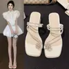 Sandalias de Moda con Tacón Grueso, Chanclas de Pedrería Estilo Hada para Mujer, Adecuadas para Verano y Uso al Aire Libre, Modelo Nuevo para Otoño 2025