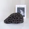 Sombrero Retro de Estampado de Leopardo Otoño e Invierno Europeo y Americano Gorra de Visera Versátil Casual Personalidad Boina Viaje al Aire Libre Boina de Pintor Gorra de Periódico Tendencia