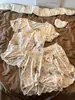 Pijama floral fresco estilo festivo para mujer, conjunto de ropa de estar holgada talla grande de otoño, adelgazante y relajado, se puede usar para salir