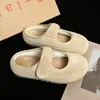 Sapatos Peludos de Solado Grosso Cinza para Mulheres para Outono e Inverno Calçados Externos 2025 Novos Sapatos Mary Jane de Algodão Quentes com Forro de Lã e Solado Plano para Mulheres