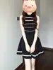 Nuevo vestido de punto de malla patchwork hueco a rayas negras para mujer de verano, sin mangas, bordado blanco, otros estilos