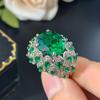 Atacado de joias novo anel europeu e americano feminino simulação corindo vermelho azul esmeralda cristal lapidado diamante completo luxo cravejado feminino de alta qualidade