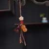 Cosas Buenas Suceden Palo de Rosa Caqui Cacahuete Llavero de Coche Colgante Creativo Paz y Buena Suerte Adorno Colgante Retro para Pareja