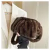 Bolso de Terciopelo Peludo Transfronterizo para Mujer de Gran Capacidad Nuevo Otoño e Invierno 2025 Bolso de Hombro Cruzado de Peluche Bolso Cubo Plegado