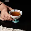 Xícara Mestra Cerâmica Pintada à Mão com Gradiente de Orquídea Phalaenopsis em Pé Alto para Uso Doméstico, Xícara de Degustação com Boca Redonda, Xícara Mestra para Conjunto de Chá Kung Fu