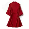 Roupão de Manhã de Casamento Feminino Noiva Madrinha Grupo Seda Gelada Pijama de Casamento Camisola Robe Vermelho Feminino Comprimento Médio Fino