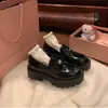 Versión de Piel de Vaca, Elegantes Zapatos de Piel Redondos Pequeños con Moneda de Oro, Mocasines Slip-On de Suela Gruesa para Mujer, Estilo Primavera y Otoño