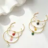 Estilo Retrô Europeu e Americano Colorido Divertido Pingente de Número Pulseira em Forma de C com Nó Banhada a Ouro 18K Doce Cool Color-Blocking Pulseira Aberta