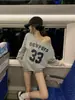 Moletom Retro Americano com Estampa de Letras para Mulheres, Design de Outono, Top Casual Soltinho Tendência com Manga Longa Off-Shoulder