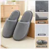 Zapatillas desechables de hotel de cinco estrellas, felpa de coral engrosada, para B&B, bienvenida a invitados del hogar, suela antideslizante portátil, en stock, venta al por mayor