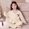 Pijama para Niña Cardigan de Algodón Peinado 2026 para Primavera y Otoño, Manga Larga y Pantalón, Dibujo Animado Lindo, para Niños Pequeños, Medianos y Grandes, Ropa de Casa de Primavera