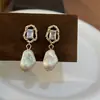Brincos Franceses Retrô Elegantes e Delicados de Flor, Pérola e Zircônia para Mulheres, Luxo Leve, Exquisitos e de Alta Qualidade, Lindos Brincos