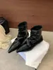 []2026 Otoño/Invierno Nuevas Botines de Tobillo de Punta Cuadrada con Tacón Bajo Plisados Estilo Europeo y Americano con Cremallera Trasera Botas de Mujer Botas de Moda