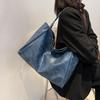 Bolso de Hombro Retro de Cuero Suave de Gran Capacidad Otoño e Invierno 2025 Nuevo Estilo Coreano y Japonés Bolso de Mano Casual Bolso Cubo Bolso Tote Bolso de Mujer