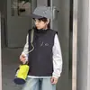 Colete Masculino Aimo Beibei Casual para Uso Externo Roupa de Trabalho Top Infantil 2026 Outono Vintage Estilo Montanha Jaqueta em Camadas Tendência