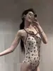 Maiô Novo Estilo com Costas Nuas Estilo Corrida e Estampa de Fonte Termal de Morango, Roupa de Banho Feminina com Bojo Triângulo e Design Fofo de Peça Única