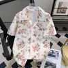 Camisa Casual Floral Estilo Hawaiano Tailandés para Hombres Mujeres Verano Relajada Songkran Playa Floral Camisa de Pareja Tendencia