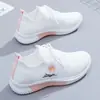 Tênis feminino de malha, coleção primavera/verão, sapatos casuais baixos estilo Pequim, tênis de malha respirável, tênis de corrida com sola macia para estudantes, atacado