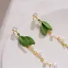 Brincos de Folha Verde Fresca para Primavera e Verão Brincos de Franja de Comprimento Médio Super Fada Design com Senso Brincos de Miçangas de Arroz Nova Série Verde