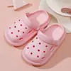 Zapatos Croc para Niños Verano Niñas Interior Antideslizante Dibujos Animados Niños Medianos y Grandes Sandalias para Bebé Ropa Exterior Sandalias de Playa