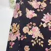 Tela impresa Xiangyunsha de estilo chino, rosa floral, 100% rayón, para vestidos cheongsam, bolsos, atuendo de té y ropa de mujer