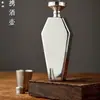 Mini Cantil de Aço Inoxidável de 3,5 oz para Viagens Internacionais, Mini Cantil Hexagonal Portátil em Forma de Cruz