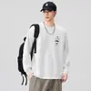 Camiseta blanca de manga larga para hombre, marca de moda, corte holgado, talla grande, top estampado casual y versátil para primavera y otoño
