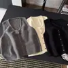 Nuevo chaleco de punto sin mangas con botones, cuello en V, estilo coreano, a la moda, para mujer, otoño de 2026, top versátil, suelto y adelgazante