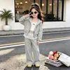 Conjunto Casual de Chicas para Primavera y Otoño Estilo Coreano Cardigan con Capucha y Cremallera Sudadera Pantalones Deportivos de Pierna Ancha para Bebé Conjunto Elegante de Dos Piezas