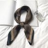 Lenço Quadrado Pequeno Vintage Pied-de-poule Lenço de Seda Fino Feminino Lenço Estilo Novo Primavera Outono Inverno Lenço Decorativo Coreano Versátil Lenço de Aeromoça