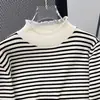 Camisa base listrada para mulheres, malha estilo europeu para outono e inverno, blusa de manga comprida para usar por baixo, suéter pulôver casual solto para usar por cima