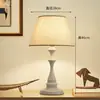 Lámpara de mesa vintage estilo europeo con un toque de alta gama, adecuada para mesita de noche de dormitorio, escritorio de dormitorio, sala de estudio, lámpara de mesa estilo americano de lujo ligero, diseño creativo nórdico