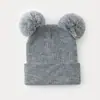 Chapéu de Tricô Espesso e Quente para Outono e Inverno com Logotipo Personalizável, Chapéu de Tricô à Prova de Vento e Resistente ao Frio para Uso Externo com Pompons Duplos