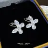 Pendientes de Zirconia Mariposa para Mujer, Lujo Accesible, Diseño de Nicho de Gama Alta, Pendientes Pequeños, Exquisitos y Versátiles, Pendientes Sencillos