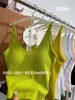 Camisole de Algodão Canelado Costas Nuas Cruzadas com Bojos de Látex Fixos, Caimento Justo, Adequado para Usar em Camadas ou Sozinho
